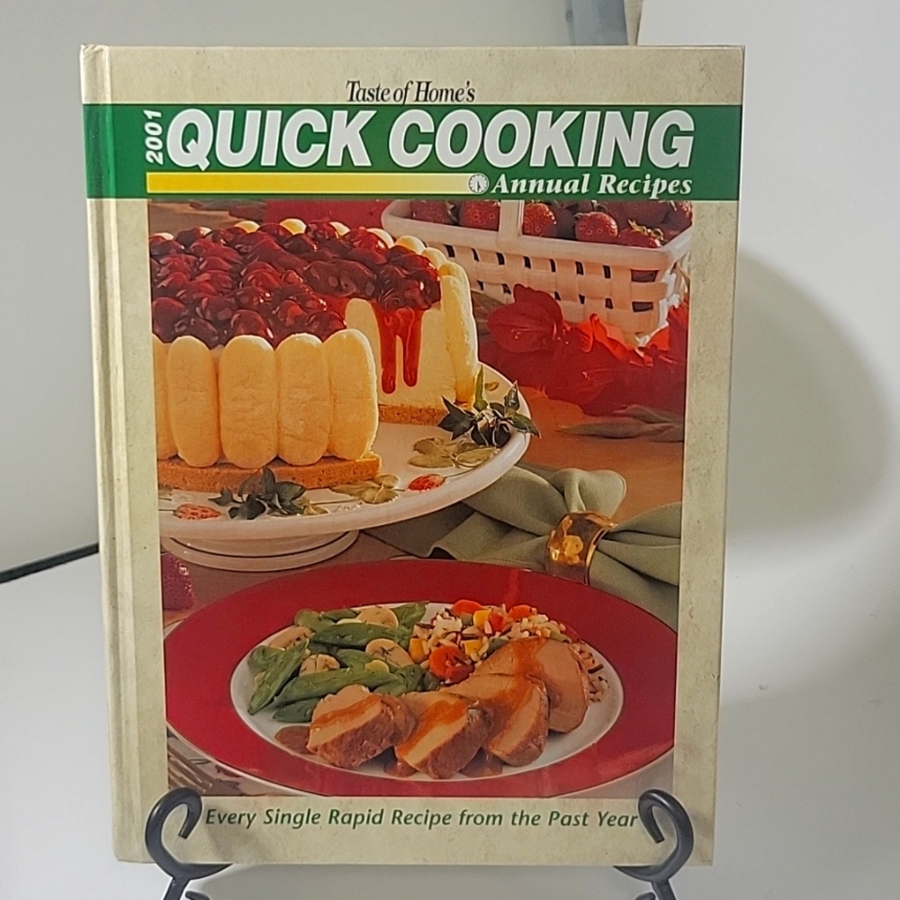 Taste of Home 2001 Quick Cooking Annual Recipes Book - 724 Recipes - 352 Pages